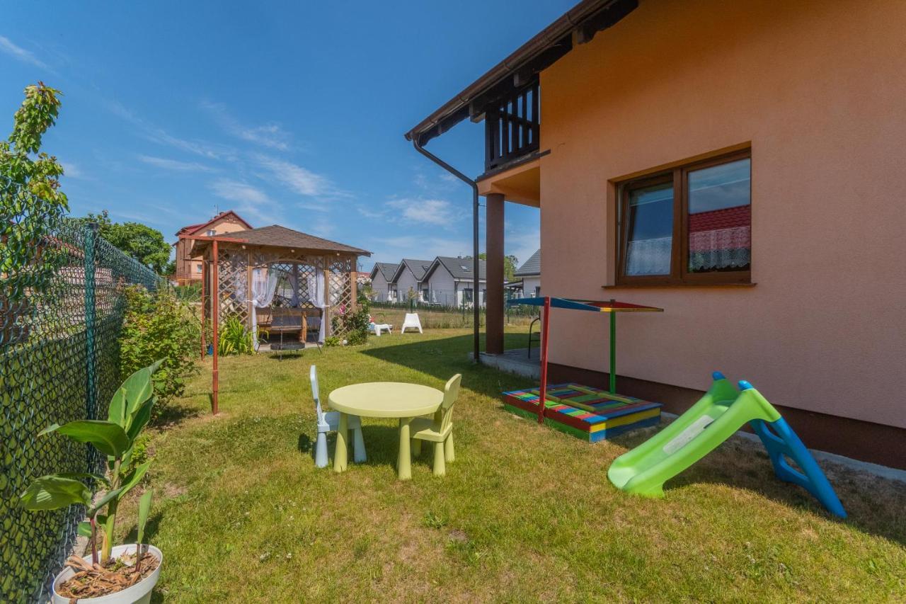 Bursztynek Pokoje Goscinne Jantar Exterior foto